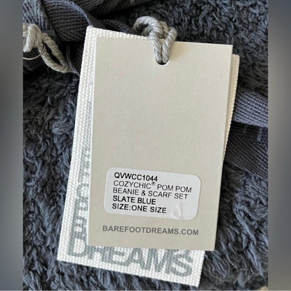 New! Barefoot Dreams Women’s Beanie and Scarf Gift Set CozyChic  Slate Blue - Picture 4 of 5